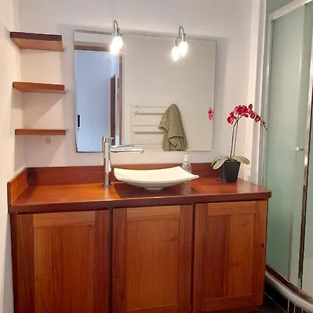 De 3 Chambres Avec Terrasse Et Wifi A A 2 Km De La Plage *